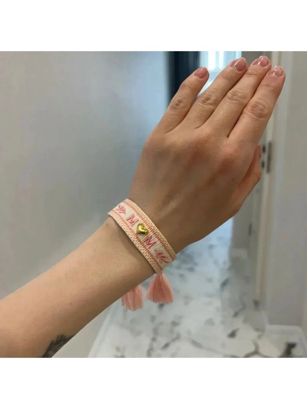 BEST MOM HEART EMBROIDERY BRACELET